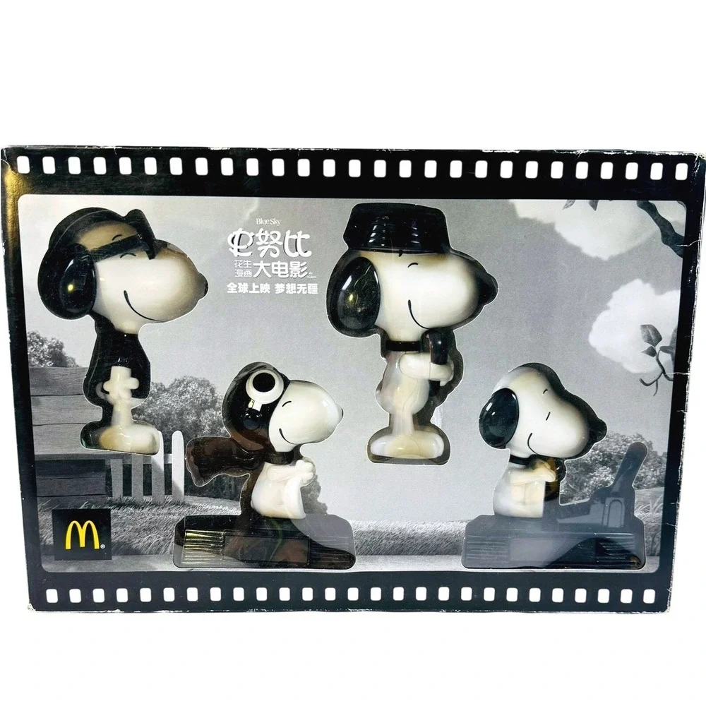 Boxed McDonalds Peanuts Snoopy Movie Ltd Edition 4 Pc Collector Monochrome 2015